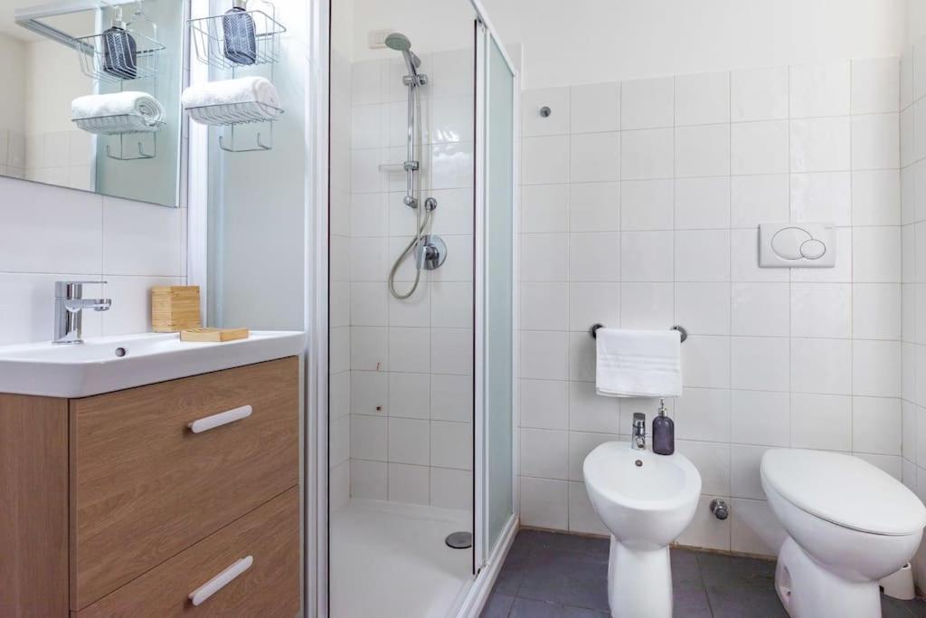 Relax Stay In A Typical Milan Courtyard - Navigli Екстер'єр фото